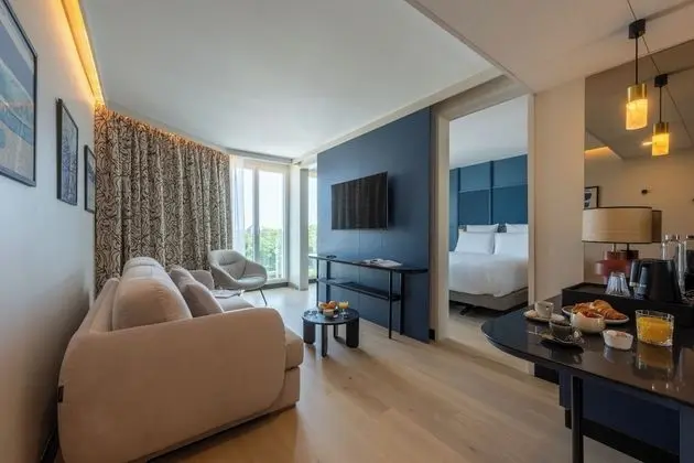 Junior Süit, 1 Çift Kişilik Yatak ve Çekyat, Liman Manzaralı