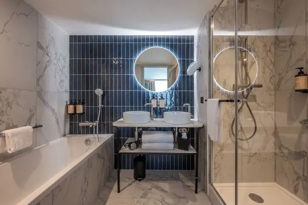 Junior Süit, 1 Çift Kişilik Yatak ve Çekyat, Liman Manzaralı