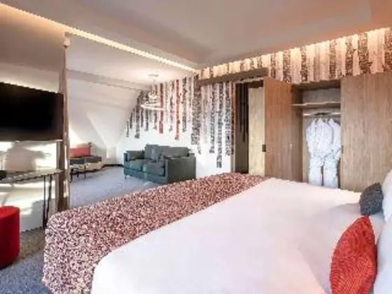 SUITE