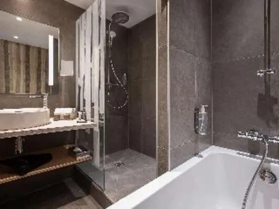 SUITE
