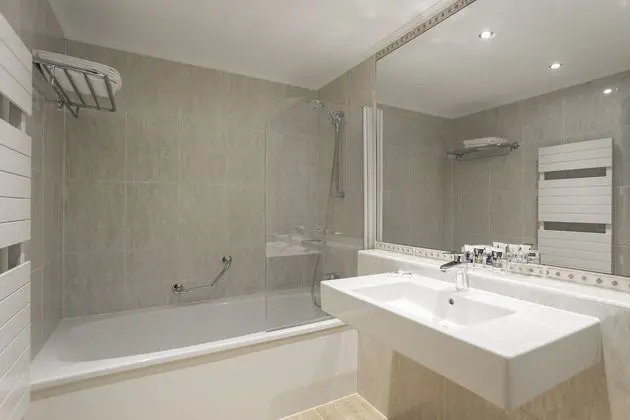 Deluxe Tek Büyük Yataklı Oda, 1 Çift Kişilik Yatak, Golf Manzaralı