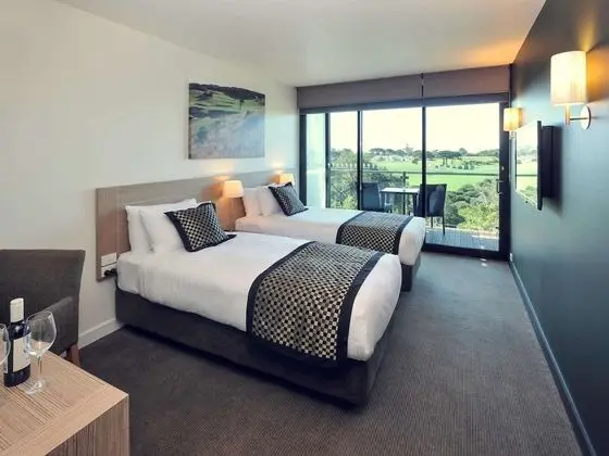 Superior Oda, Balkon, Golf Manzaralı