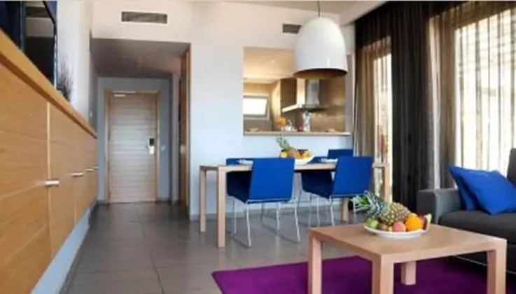Apart Daire, 2 Yatak Odası, Balkon