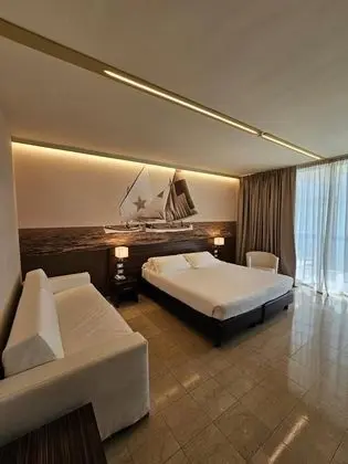 Superior Room with double bed and beautiful side sea view terrace, max 4 guests