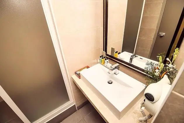 Tek Büyük Yataklı Oda, Deniz Manzaralı (Renovated)