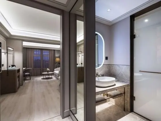 Deluxe Oda, 1 En Büyük (King) Boy Yatak