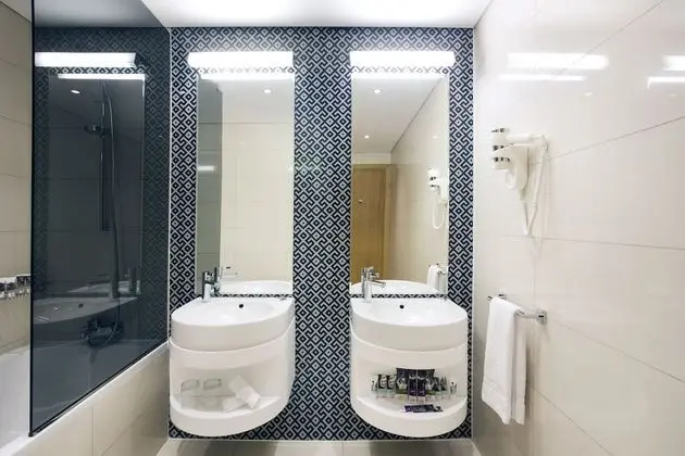 Deluxe İki Ayrı Yataklı Oda, 2 Tek Kişilik Yatak, Havuz Manzaralı