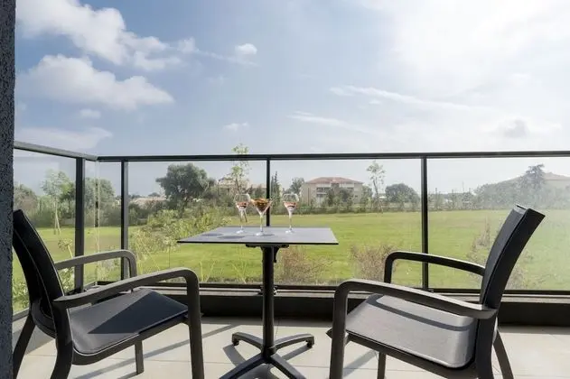 Superior Oda, Balkon