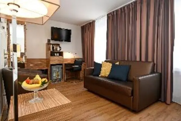 JUNIOR SUITE
