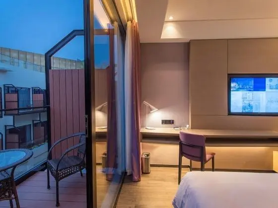 Privilege, Oda, 1 En Büyük (King) Boy Yatak