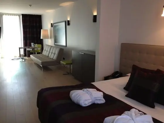 Junior Süit, 1 En Büyük (King) Boy Yatak ve Çekyat