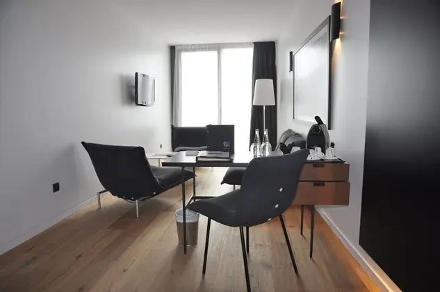 Junior Süit, 1 En Büyük (King) Boy Yatak ve Çekyat