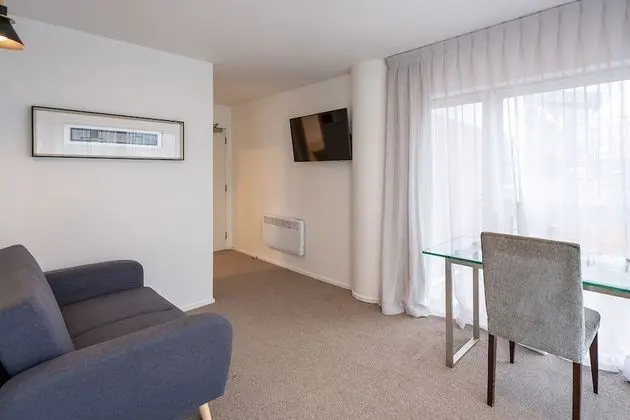 1 Bedroom with Kitchen