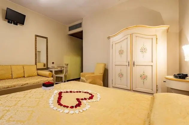 Superior Tek Büyük veya İki Ayrı Yataklı Oda