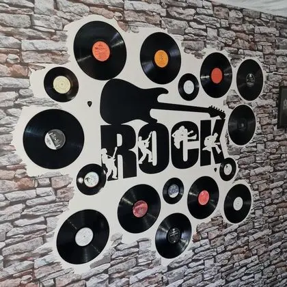 Süit, Banyolu/Duşlu (80'S ROCK THEME)