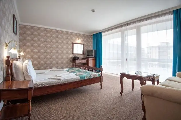 Tek Büyük veya İki Ayrı Yataklı Oda, Balkon