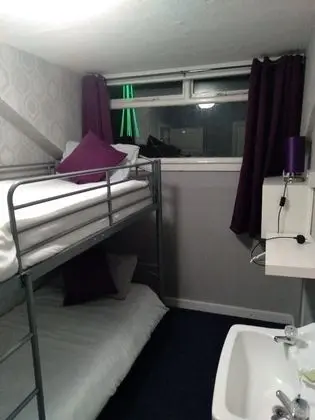 Üç Kişilik Oda, Banyolu/Duşlu (Room3)