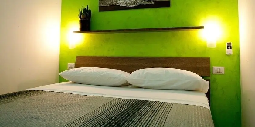 Standard Tek Büyük Yataklı Oda