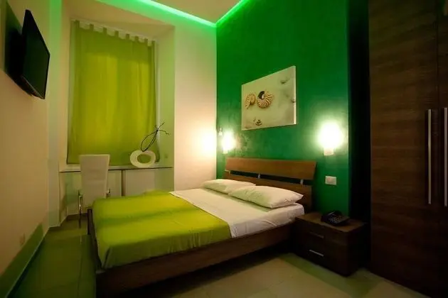 Standard Tek Büyük Yataklı Oda