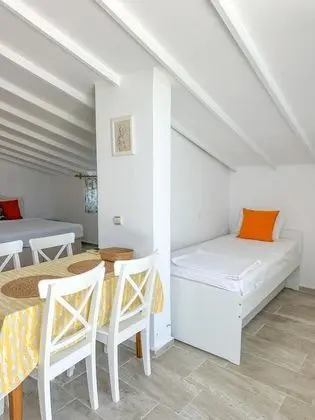 Studio,Deniz ve Bahçe Manzaralı,Balkon veya Teraslı