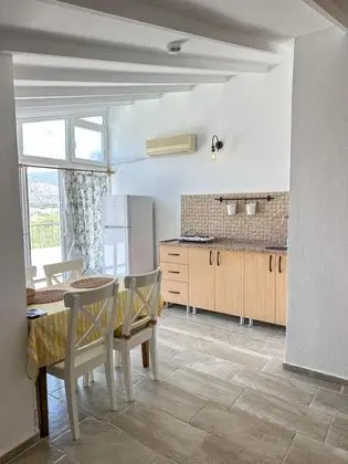 Studio,Deniz ve Bahçe Manzaralı,Balkon veya Teraslı