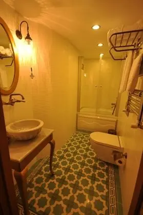 Bathroom amenities