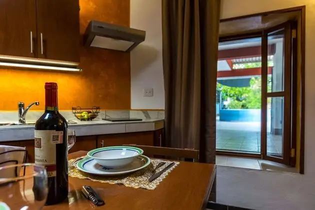 Stüdyo, Buzdolabı ve Mikrodalga, Avlu Manzaralı