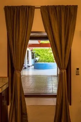 Stüdyo, Buzdolabı ve Mikrodalga, Avlu Manzaralı