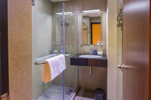 Tek Büyük veya İki Ayrı Yataklı Oda, 1 Yatak Odası