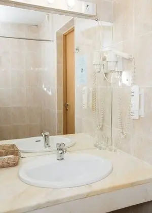 Standard Tek Büyük veya İki Ayrı Yataklı Oda