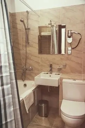 Standard Tek Büyük veya İki Ayrı Yataklı Oda