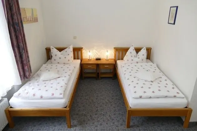 Tek Büyük veya İki Ayrı Yataklı Oda