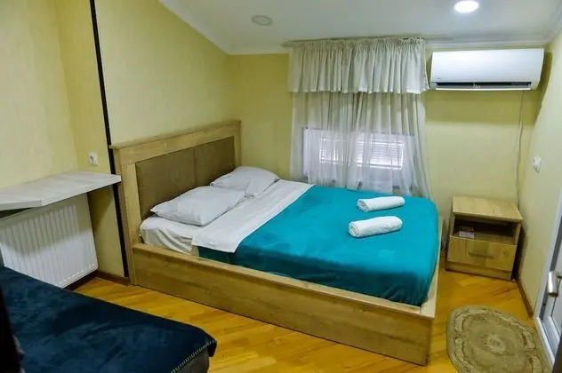 Comfort Tek Büyük Yataklı Oda, Avlu Manzaralı
