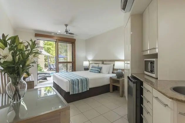 Stüdyo, Havuz Kenarı (Pool Access )