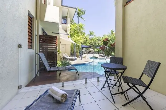 Stüdyo, Havuz Kenarı (Pool Access )