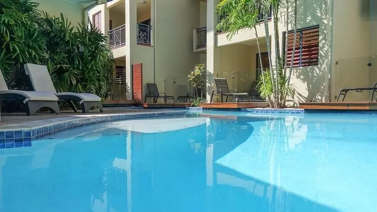 Stüdyo, Havuz Kenarı (Pool Access )