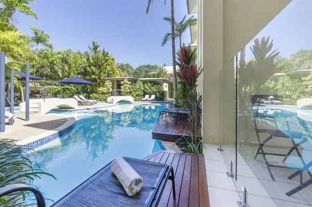Stüdyo, Havuz Kenarı (Pool Access )