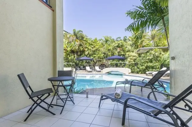 Stüdyo, Havuz Kenarı (Pool Access )