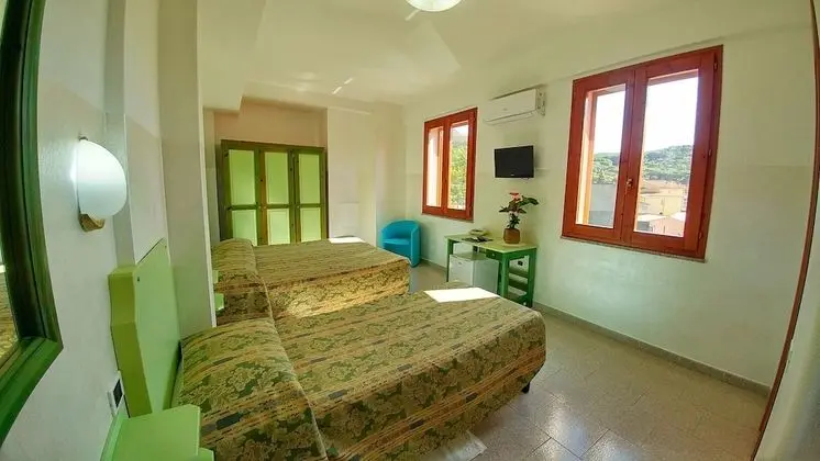 Üç Kişilik Oda, Şehir Manzaralı