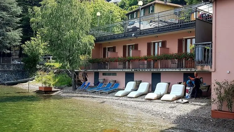 Tek Büyük veya İki Ayrı Yataklı Oda, Göl Manzaralı (Small n.2)