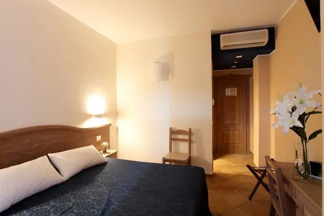 Tek Büyük veya İki Ayrı Yataklı Oda, Göl Manzaralı (Small n.2)