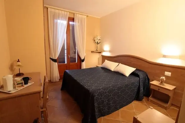 Tek Büyük veya İki Ayrı Yataklı Oda, Göl Manzaralı (Small n.2)