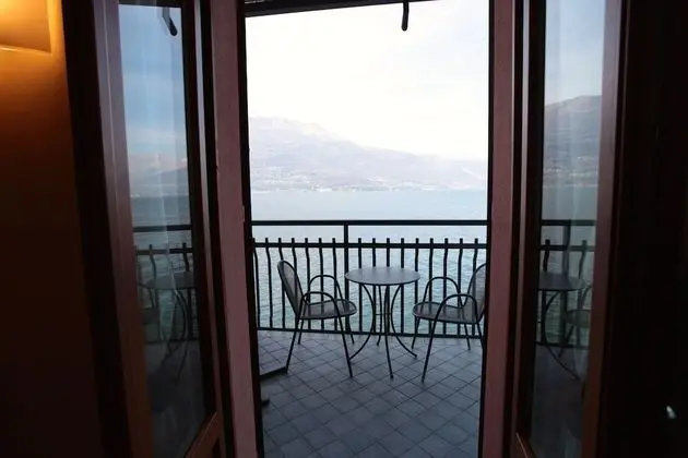 Tek Büyük veya İki Ayrı Yataklı Oda, Göl Manzaralı (Small n.2)