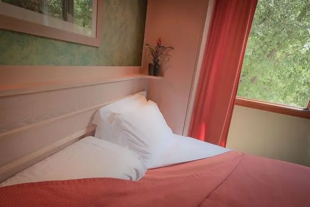 Basic Üç Kişilik Oda, Birden Çok Yatak