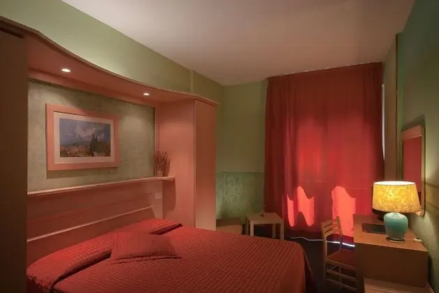 Basic Üç Kişilik Oda, Birden Çok Yatak