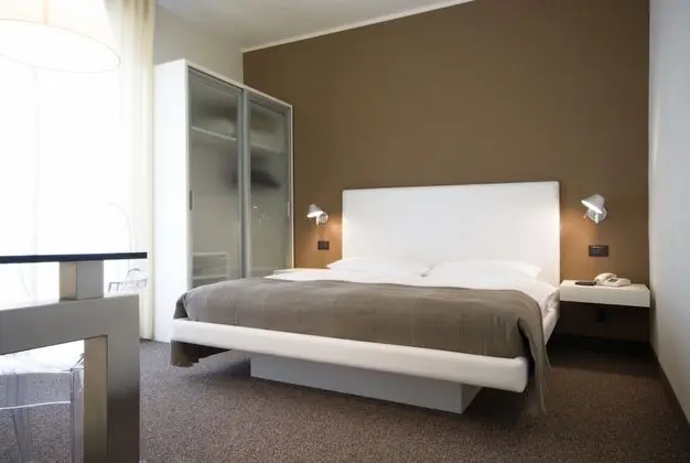 Tek Büyük Yataklı Oda, Göl Manzaralı