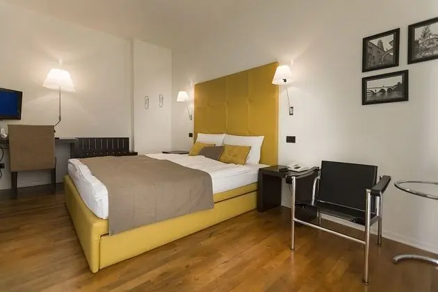 Tek Büyük Yataklı Oda, Göl Manzaralı