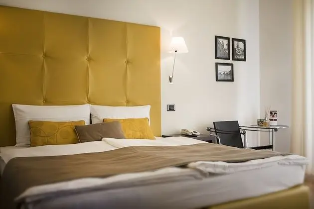 Tek Büyük Yataklı Oda, Göl Manzaralı