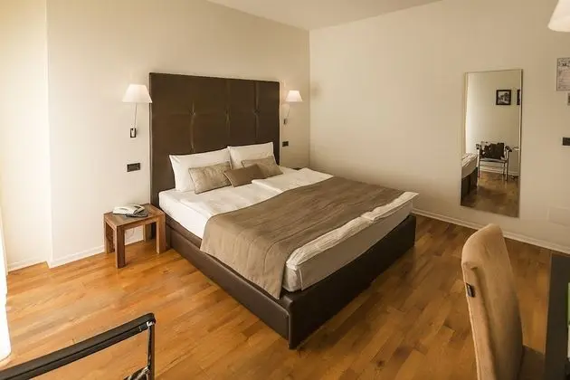 Tek Büyük Yataklı Oda, Göl Manzaralı