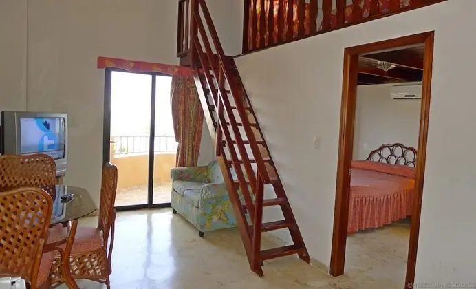 Family Büyük Yataklı Tek Kişilik Oda, 2 Yatak Odası, Havuz Manzaralı